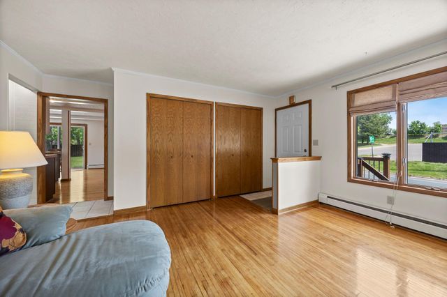 107 Hallam Avenue S, Mahtomedi, MN 55115