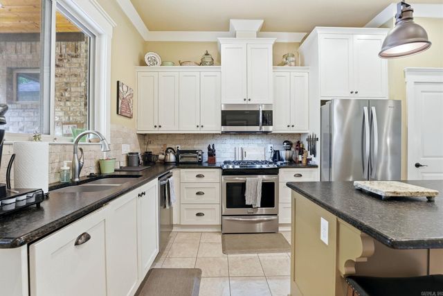 608 Cottage Lane, Benton, AR 72019