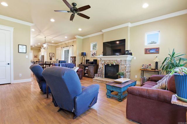 608 Cottage Lane, Benton, AR 72019