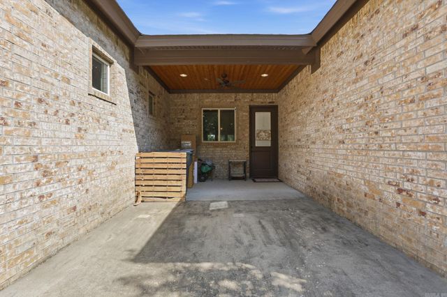 608 Cottage Lane, Benton, AR 72019