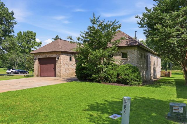 608 Cottage Lane, Benton, AR 72019