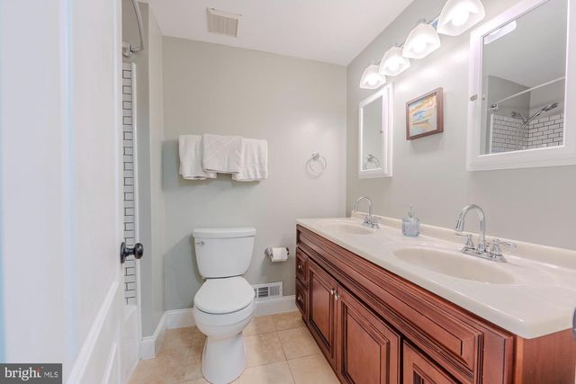 7 STRATHMORE DR, Cherry Hill, NJ 08003