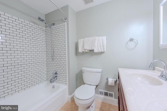 7 STRATHMORE DR, Cherry Hill, NJ 08003