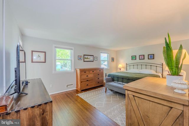 7 STRATHMORE DR, Cherry Hill, NJ 08003