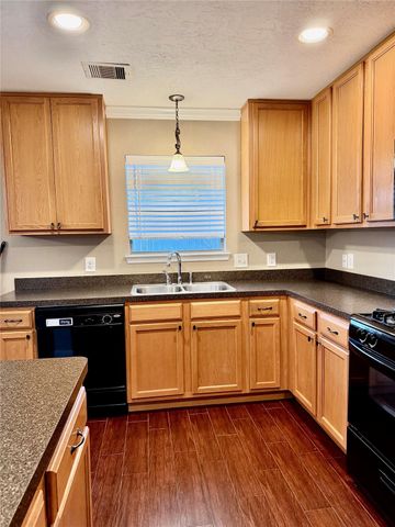 16010 Limestone Lake Drive, Tomball, TX 77377