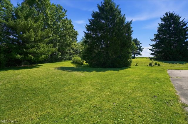 8733 State Route 44, Ravenna, OH 44266