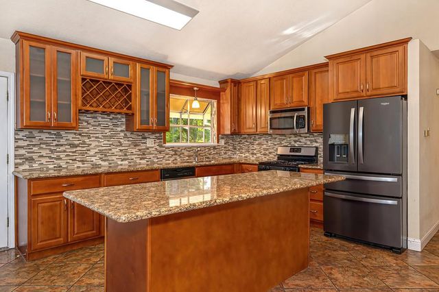 26270 Green Acres Rd, Colfax, CA 95713