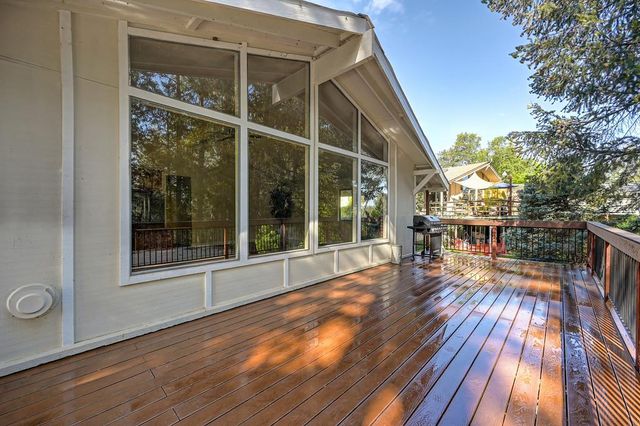 26270 Green Acres Rd, Colfax, CA 95713