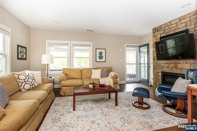 11 Central Avenue, Montclair, NJ 07042