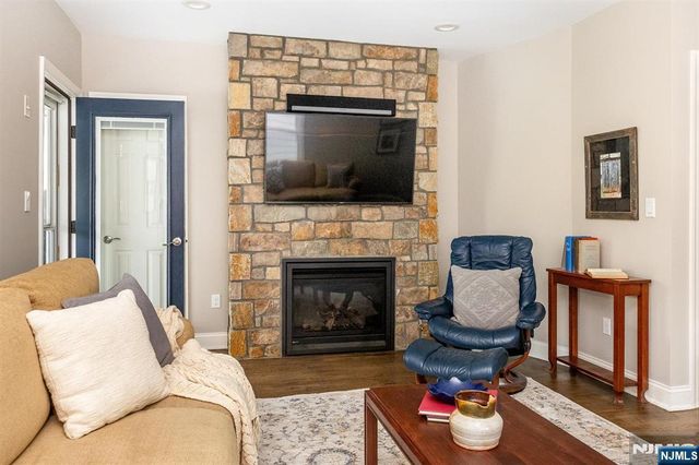 11 Central Avenue, Montclair, NJ 07042