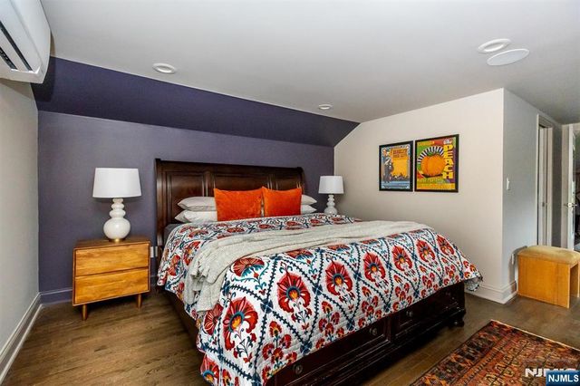 11 Central Avenue, Montclair, NJ 07042