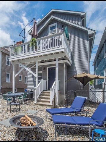 11 Central Avenue, Montclair, NJ 07042