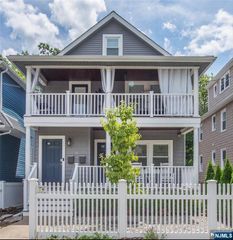 11 Central Avenue, Montclair, NJ 07042