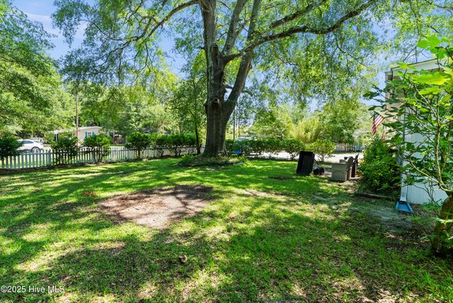 210 Rutledge Drive, Wilmington, NC 28412