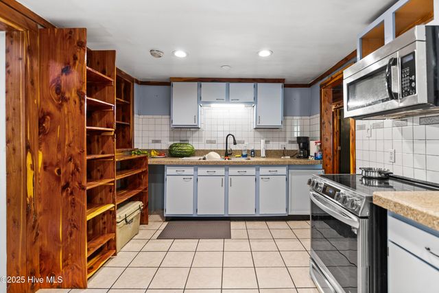 210 Rutledge Drive, Wilmington, NC 28412