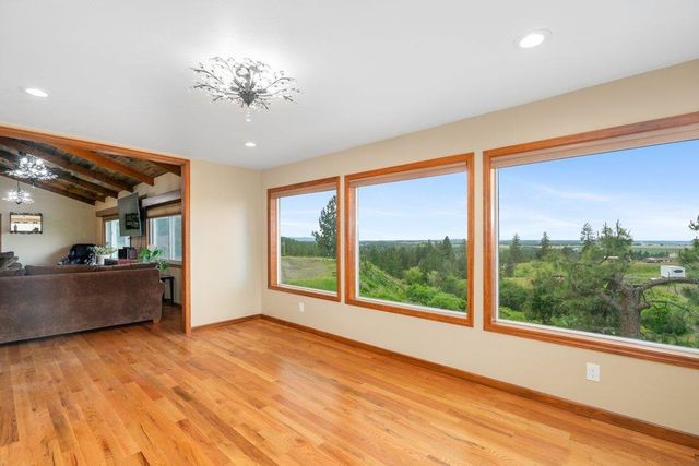 16630 E Foothills Dr, Spokane, WA 99217