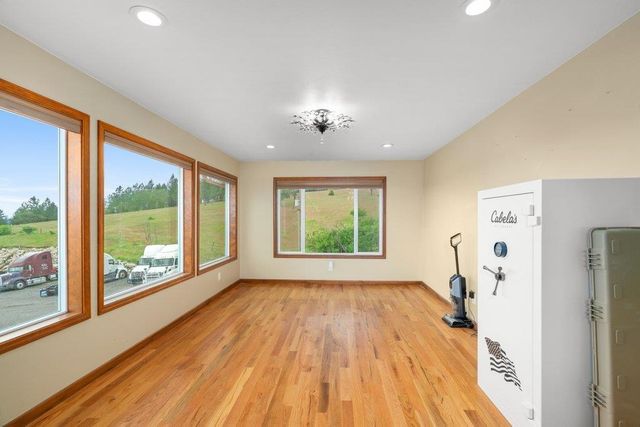 16630 E Foothills Dr, Spokane, WA 99217