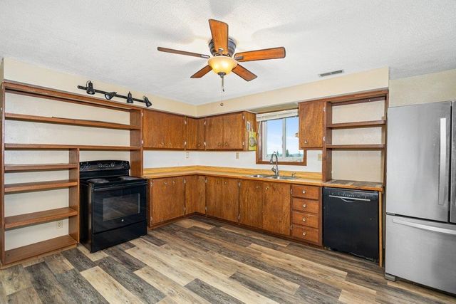 16630 E Foothills Dr, Spokane, WA 99217