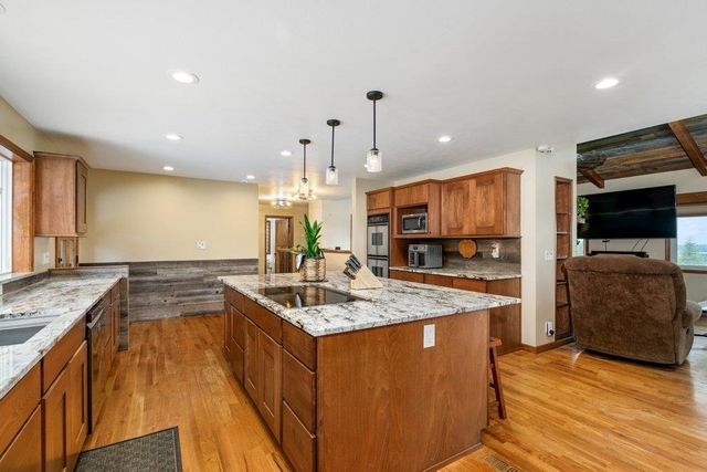 16630 E Foothills Dr, Spokane, WA 99217