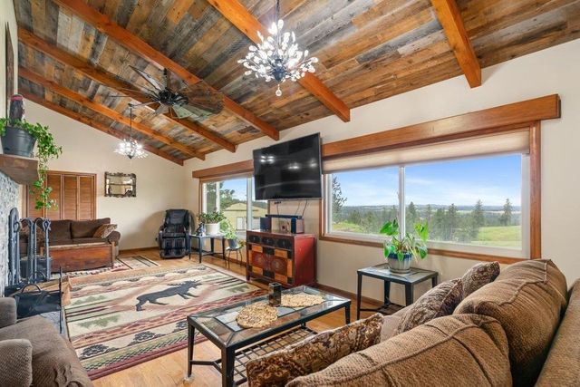 16630 E Foothills Dr, Spokane, WA 99217