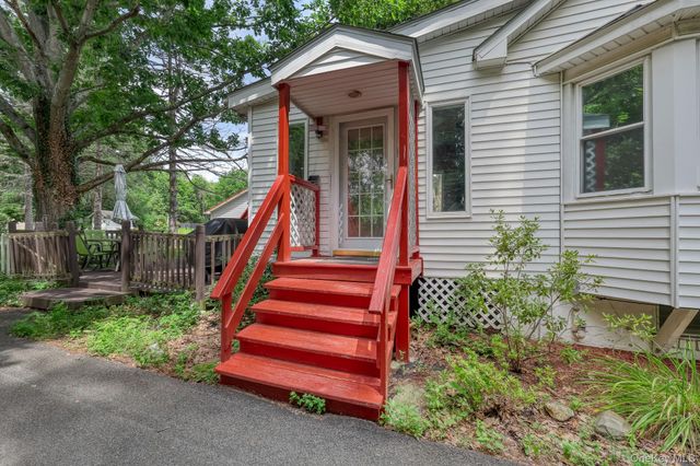 19 N Ohioville Road, New Paltz, NY 12561