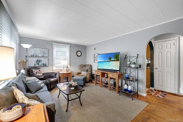 19 N Ohioville Road, New Paltz, NY 12561