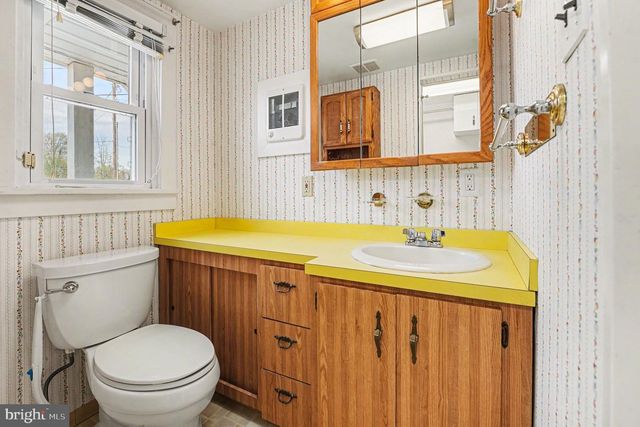 320 W MORELAND AVE, Hatboro, PA 19040