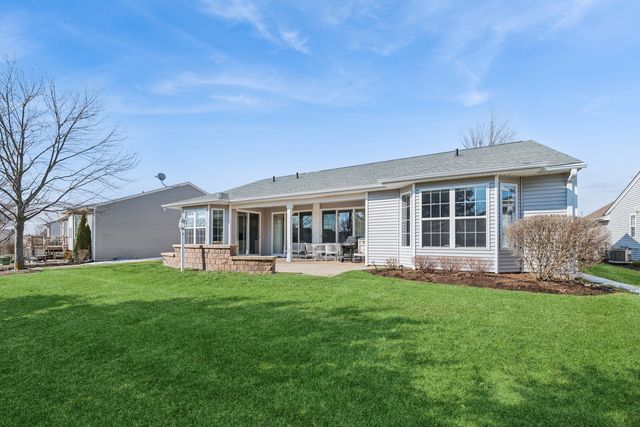 12224 Arlington Drive, Huntley, IL 60142