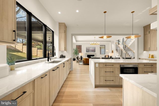 5828 TANGLEWOOD DR, Bethesda, MD 20817