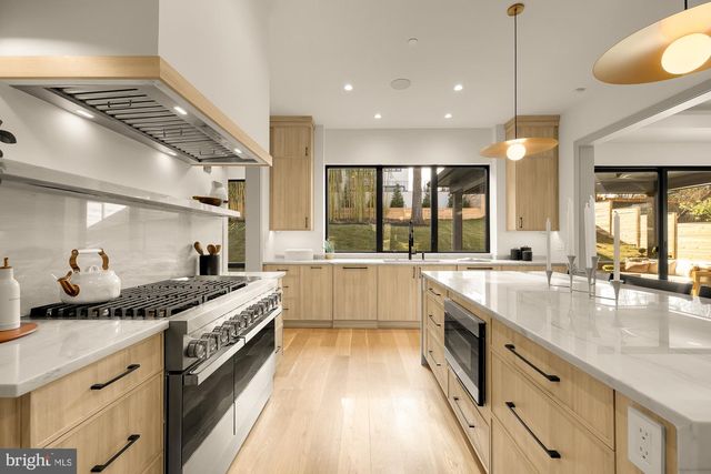 5828 TANGLEWOOD DR, Bethesda, MD 20817