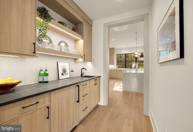 5828 TANGLEWOOD DR, Bethesda, MD 20817