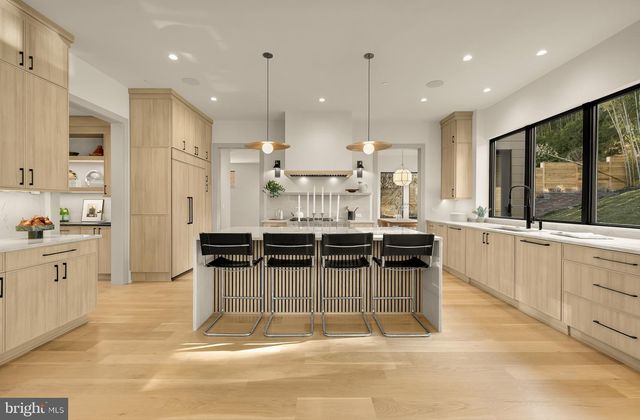 5828 TANGLEWOOD DR, Bethesda, MD 20817