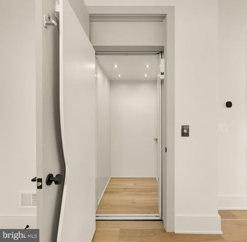 5828 TANGLEWOOD DR, Bethesda, MD 20817