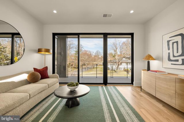 5828 TANGLEWOOD DR, Bethesda, MD 20817