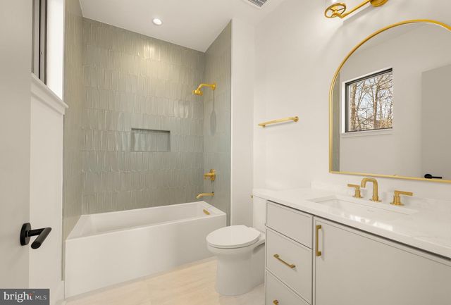 5828 TANGLEWOOD DR, Bethesda, MD 20817