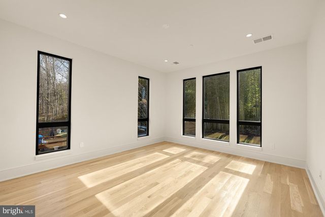 5828 TANGLEWOOD DR, Bethesda, MD 20817