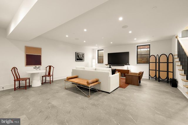 5828 TANGLEWOOD DR, Bethesda, MD 20817