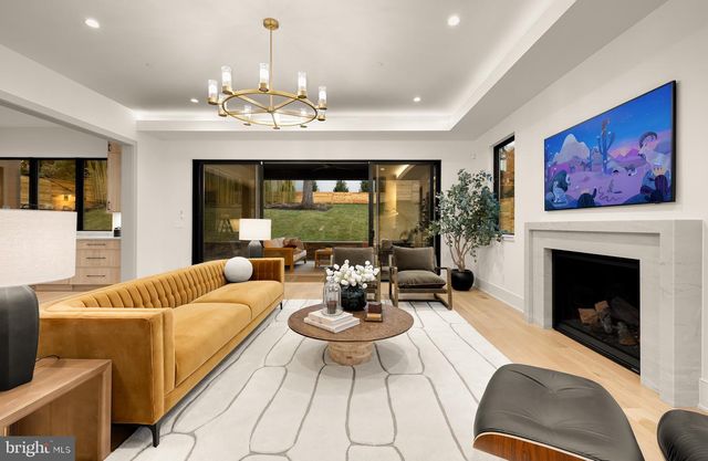 5828 TANGLEWOOD DR, Bethesda, MD 20817