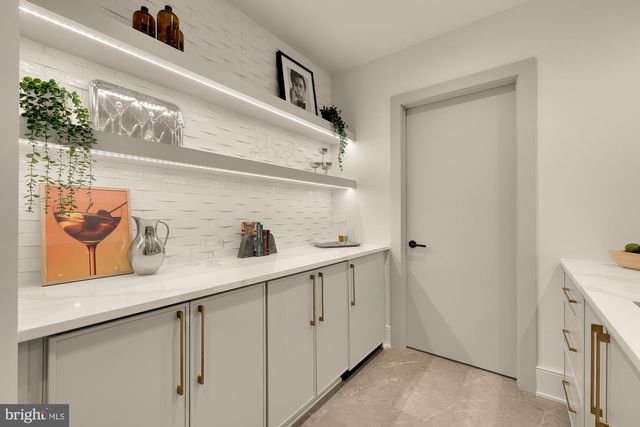 5828 TANGLEWOOD DR, Bethesda, MD 20817