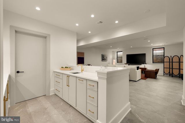 5828 TANGLEWOOD DR, Bethesda, MD 20817