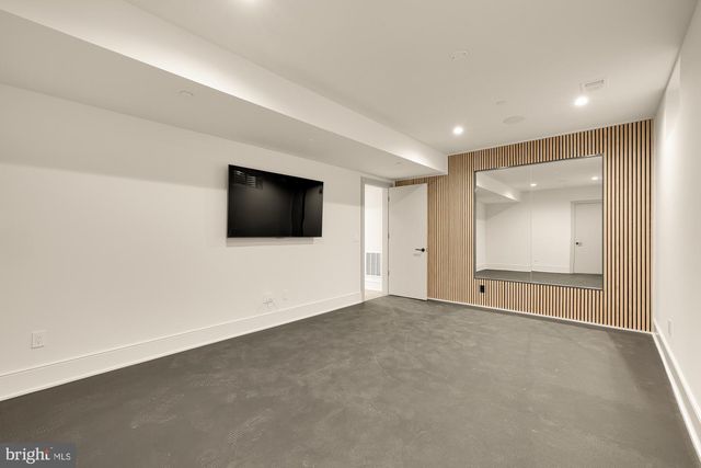 5828 TANGLEWOOD DR, Bethesda, MD 20817