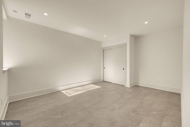 5828 TANGLEWOOD DR, Bethesda, MD 20817