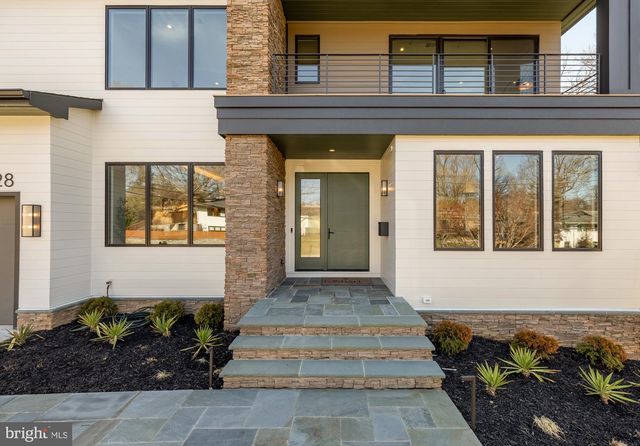 5828 TANGLEWOOD DR, Bethesda, MD 20817