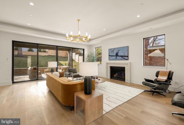 5828 TANGLEWOOD DR, Bethesda, MD 20817