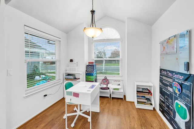 323 Emerald Oak Dr, Galt, CA 95632