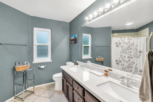 323 Emerald Oak Dr, Galt, CA 95632