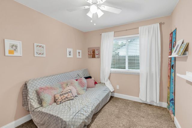 323 Emerald Oak Dr, Galt, CA 95632