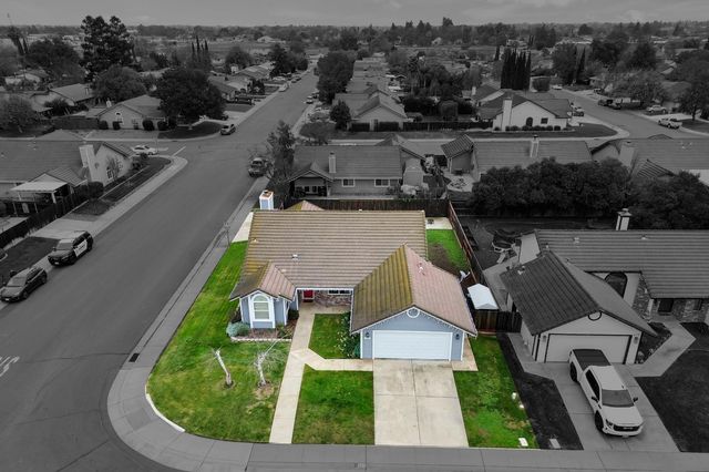 323 Emerald Oak Dr, Galt, CA 95632