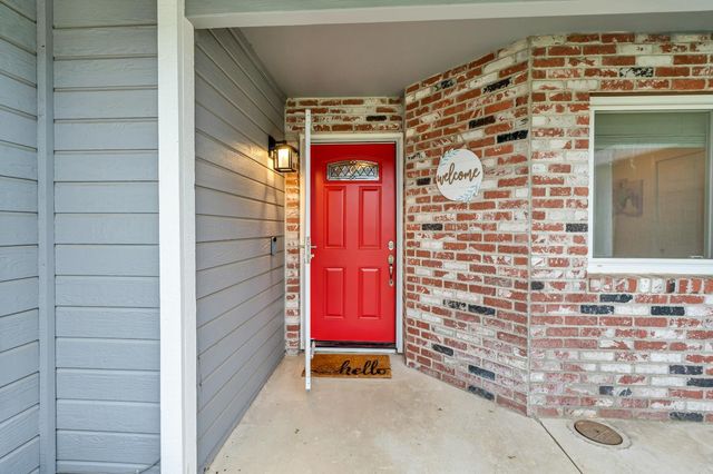 323 Emerald Oak Dr, Galt, CA 95632