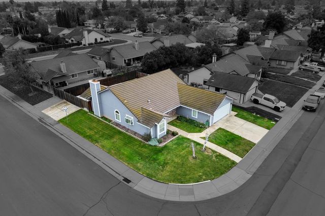 323 Emerald Oak Dr, Galt, CA 95632